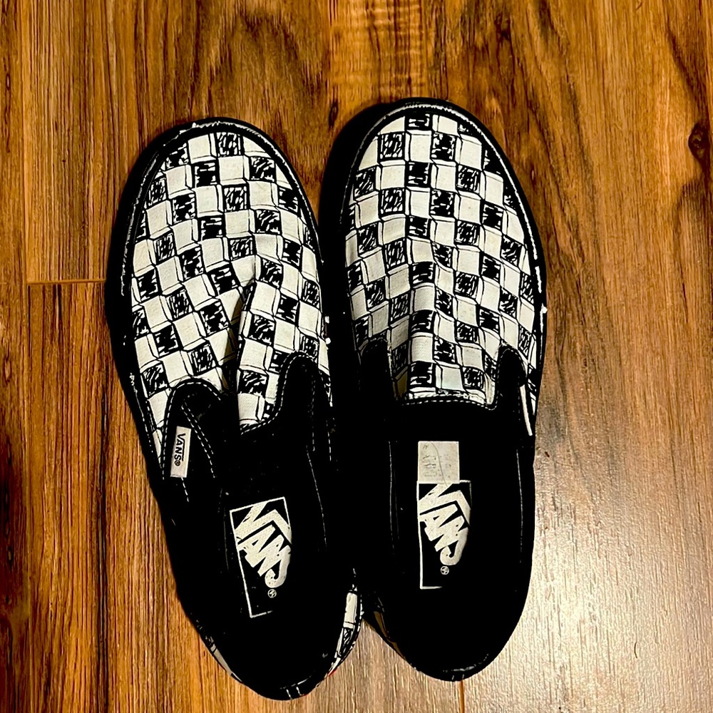 Vans black and white